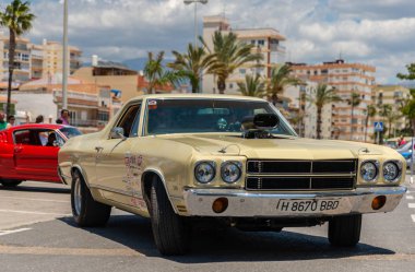 Torre Del Mar, İspanya - 3 Haziran 2018 eski antika arabalar bir sahil kasabası İspanya ziyaret turistler için verilen