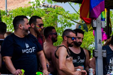Torremolinos, İspanya - 2 Haziran 2018 Lgbt Mart eşitlik ve hoşgörü Andalucia bir kıyı kasabasında tanıtımı