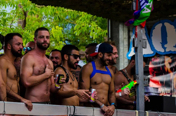 Torremolinos, İspanya - 2 Haziran 2018 Lgbt Mart eşitlik ve hoşgörü Andalucia bir kıyı kasabasında tanıtımı