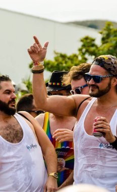 Torremolinos, İspanya - 2 Haziran 2018 Lgbt Mart eşitlik ve hoşgörü Andalucia bir kıyı kasabasında tanıtımı