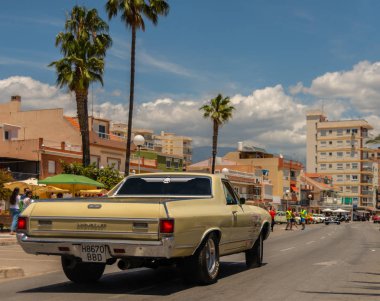 Torre Del Mar, İspanya - 3 Haziran 2018 eski antika arabalar bir sahil kasabası İspanya ziyaret turistler için verilen