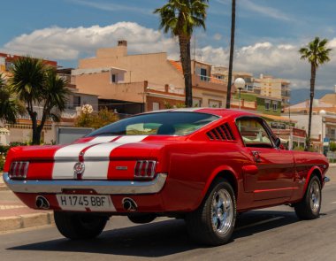 Torre Del Mar, İspanya - 3 Haziran 2018 eski antika arabalar bir sahil kasabası İspanya ziyaret turistler için verilen