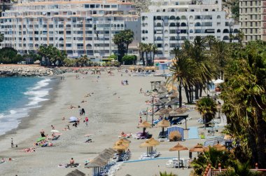 Almunecar, İspanya - 8 Haziran 2018 Akdeniz'de İspanya tarafından ünlü kıyı kenti peyzaj