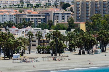 Almunecar, İspanya - 8 Haziran 2018 Akdeniz'de İspanya tarafından ünlü kıyı kenti peyzaj