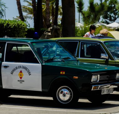 Torre Del Mar, İspanya - 3 Haziran 2018 eski antika arabalar bir sahil kasabası İspanya ziyaret turistler için verilen