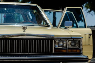 Torre Del Mar, İspanya - 3 Haziran 2018 eski antika arabalar bir sahil kasabası İspanya ziyaret turistler için verilen