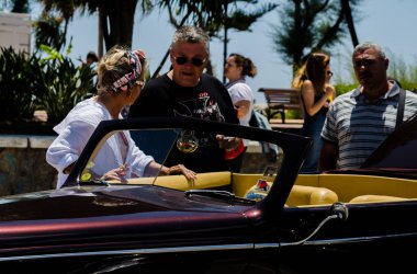 Torre Del Mar, İspanya - 3 Haziran 2018 eski antika arabalar bir sahil kasabası İspanya ziyaret turistler için verilen