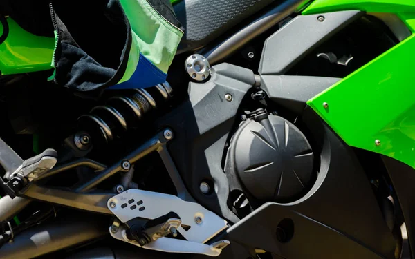 Nerja, İspanya - 10 Haziran 2018 insanlar ve motosiklet motosiklet ralli bir sahil İspanyol kasabasında