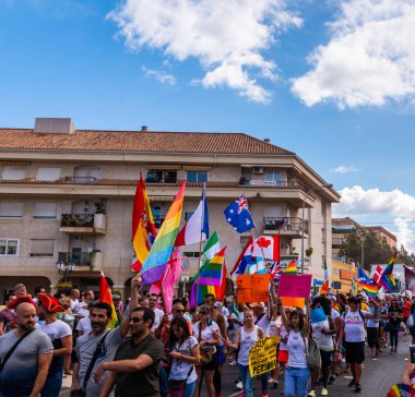 Torremolinos, İspanya - 2 Haziran 2018 Lgbt Mart eşitlik ve hoşgörü Andalucia bir kıyı kasabasında tanıtımı