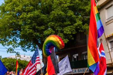 Torremolinos, İspanya - 2 Haziran 2018 Lgbt Mart eşitlik ve hoşgörü Andalucia bir kıyı kasabasında tanıtımı