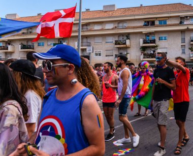 Torremolinos, İspanya - 2 Haziran 2018 Lgbt Mart eşitlik ve hoşgörü Andalucia bir kıyı kasabasında tanıtımı