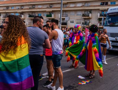 Torremolinos, İspanya - 2 Haziran 2018 Lgbt Mart eşitlik ve hoşgörü Andalucia bir kıyı kasabasında tanıtımı