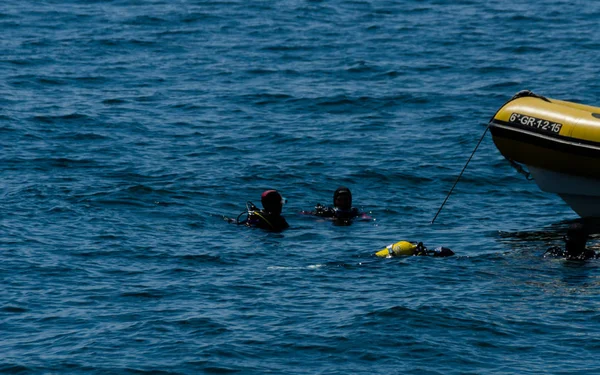 Herradura Spain June 2018 People Water Preparing Immersion Discovering Underwater — Stock Photo, Image