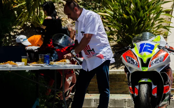 Nerja Hiszpania Czerwca 2018 Osób Rowery Motocykl Rally Nadmorskim Miasteczku — Zdjęcie stockowe