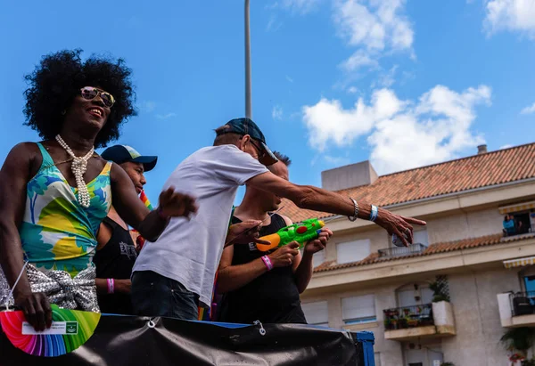 Torremolinos, İspanya - 2 Haziran 2018 Lgbt Mart eşitlik ve hoşgörü Andalucia bir kıyı kasabasında tanıtımı