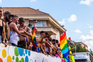 Torremolinos, İspanya - 2 Haziran 2018 Lgbt Mart eşitlik ve hoşgörü Andalucia bir kıyı kasabasında tanıtımı