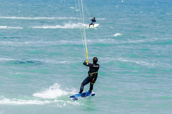 Malaga España Mayo 2018 Gente Practicando Deporte Activo Montar Olas — Foto de Stock