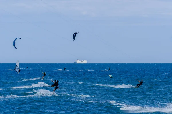 Malaga Spanien Mai 2018 Aktiver Sport Wellenreiten Mit Drachen Einer — Stockfoto