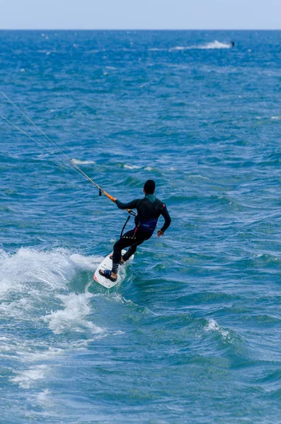 Malaga España Mayo 2018 Gente Practicando Deporte Activo Montar Olas — Foto de Stock