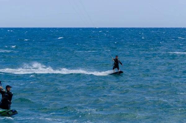 Malaga Espanha Maio 2018 Pessoas Praticando Esporte Ativo Passeios Onda — Fotografia de Stock