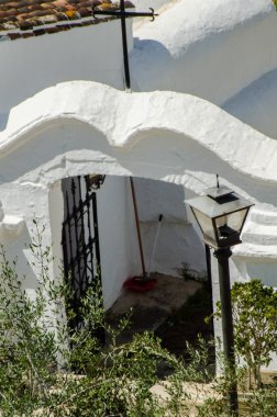 Sayalonga, İspanya - 06 Mayıs 2018 duvardaki İspanyol gömüldüğü yer, Endülüs, Hıristiyanlık bölgede tipik mezar karakteristik