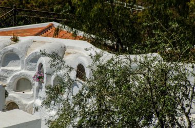 Sayalonga, İspanya - 06 Mayıs 2018 duvardaki İspanyol gömüldüğü yer, Endülüs, Hıristiyanlık bölgede tipik mezar karakteristik