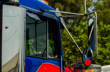 Torrox, İspanya - 22 Temmuz 2018 göster: ziyaretçiler, traktör birimlerinin güçlü makineleri bir Endülüs kasaba meydanında toplandı