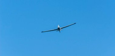 Torre Del Mar, İspanya - 27 Temmuz 2018 uçakları uçan plaj bir sahil kasabasında, Andalusia içinde airshow akrobasi üzerinden