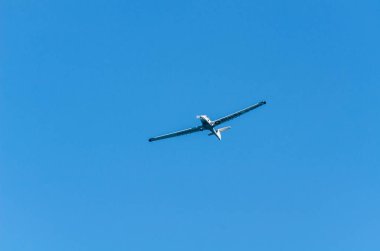 Torre Del Mar, İspanya - 27 Temmuz 2018 uçakları uçan plaj bir sahil kasabasında, Andalusia içinde airshow akrobasi üzerinden