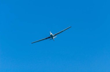 Torre Del Mar, İspanya - 27 Temmuz 2018 uçakları uçan plaj bir sahil kasabasında, Andalusia içinde airshow akrobasi üzerinden