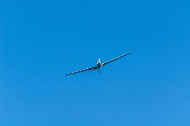 Torre Del Mar, İspanya - 27 Temmuz 2018 uçakları uçan plaj bir sahil kasabasında, Andalusia içinde airshow akrobasi üzerinden