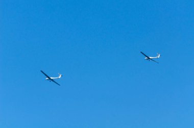 Torre Del Mar, İspanya - 27 Temmuz 2018 uçakları uçan plaj bir sahil kasabasında, Andalusia içinde airshow akrobasi üzerinden