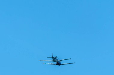 Torre Del Mar, İspanya - 29 Temmuz 2018 uçakları uçan plaj bir sahil kasabasında, Andalusia içinde airshow akrobasi üzerinden