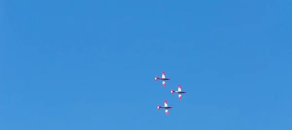 Torre Del Mar Spanien Juli 2018 Flygplan Flyger Över Stranden — Stockfoto