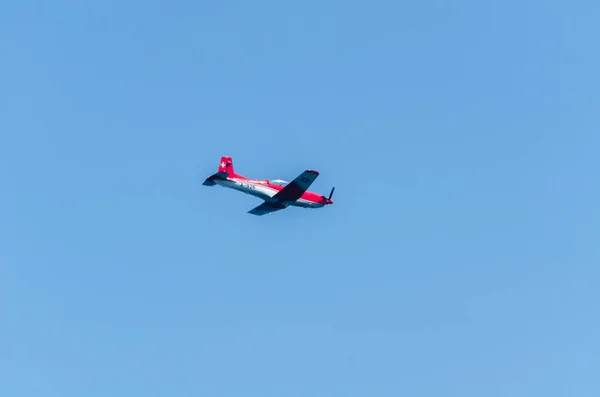 Torre Del Mar Spanien Juli 2018 Flygplan Flyger Över Stranden — Stockfoto