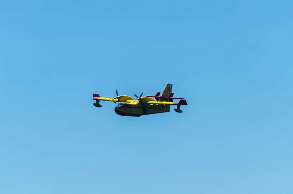 Torre Del Mar Spanien Juli 2018 Flygplan Flyger Över Stranden — Stockfoto