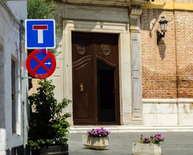 Velez Malaga, İspanya - 17 Ağustos 2018 siesta bir İspanyol şehir, Güney İspanya'nın karakteristik mimari sırasında sokakları boşaltın