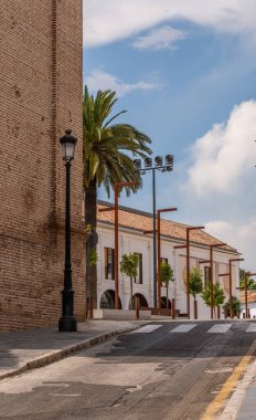 Velez Malaga, İspanya - 17 Ağustos 2018 siesta bir İspanyol şehir, Güney İspanya'nın karakteristik mimari sırasında sokakları boşaltın