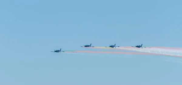 Torre Del Mar España Julio 2018 Aviones Sobrevolando Playa Una —  Fotos de Stock