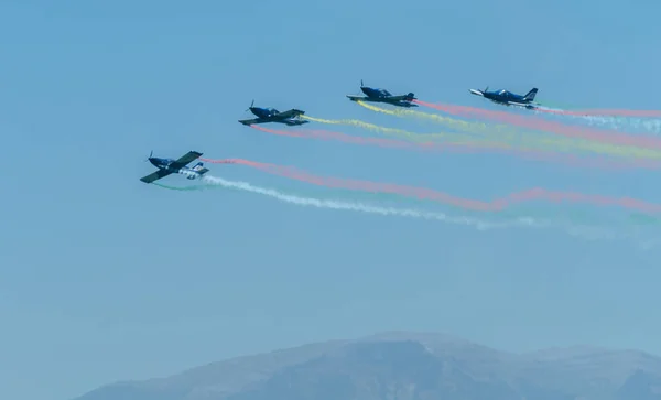 Torre Del Mar España Julio 2018 Aviones Sobrevolando Playa Una —  Fotos de Stock