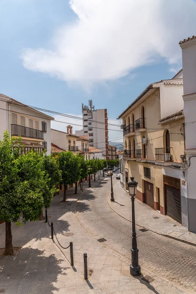 ベレス マラガ スペイン スペインの街でシエスタ スペインの南の特徴的な建築の中に通りを空に 2018 — ストック写真