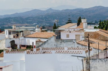 Velez Malaga, İspanya-17 Ağustos 2018 çatılar ve İspanyol şehri binalarda, Güney İspanya'nın karakteristik mimari cephe