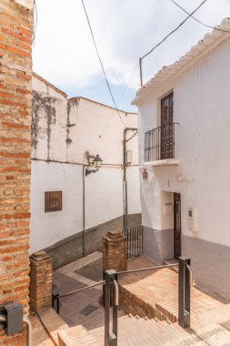 Velez Malaga, İspanya - 17 Ağustos 2018 siesta bir İspanyol şehir, Güney İspanya'nın karakteristik mimari sırasında sokakları boşaltın