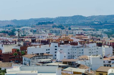 Velez Malaga, İspanya-24 Ağustos 2018 çatılar ve İspanyol şehri binalarda, Güney İspanya'nın karakteristik mimari cephe