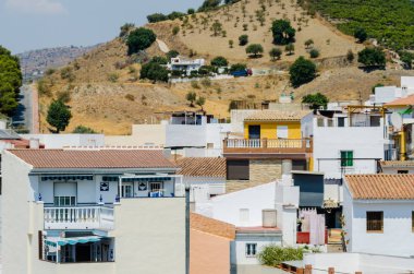 Velez Malaga, İspanya-24 Ağustos 2018 çatılar ve İspanyol şehri binalarda, Güney İspanya'nın karakteristik mimari cephe