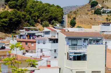 Velez Malaga, İspanya-24 Ağustos 2018 çatılar ve İspanyol şehri binalarda, Güney İspanya'nın karakteristik mimari cephe