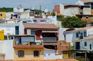 Velez Malaga, İspanya-24 Ağustos 2018 çatılar ve İspanyol şehri binalarda, Güney İspanya'nın karakteristik mimari cephe