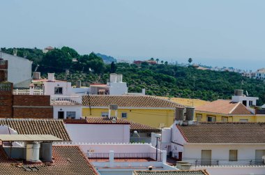 Velez Malaga, İspanya-24 Ağustos 2018 çatılar ve İspanyol şehri binalarda, Güney İspanya'nın karakteristik mimari cephe