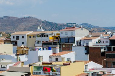 Velez Malaga, İspanya-24 Ağustos 2018 çatılar ve İspanyol şehri binalarda, Güney İspanya'nın karakteristik mimari cephe