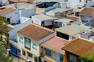 Velez Malaga, İspanya - 24 Ağustos 2018 siesta bir İspanyol şehir, Güney İspanya'nın karakteristik mimari sırasında sokakları boşaltın